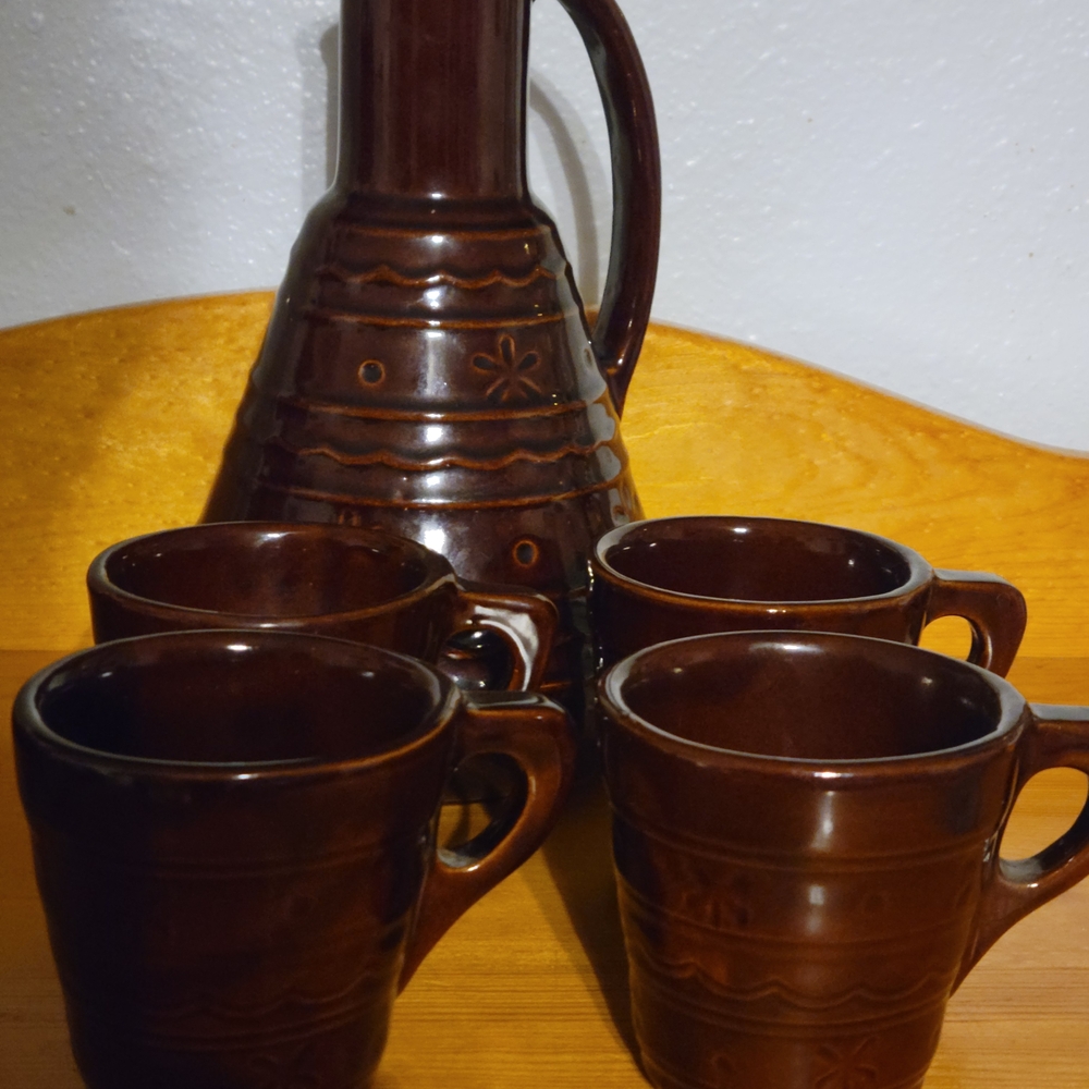 Vintage Marcrest "Daisy & Dot" stoneware set